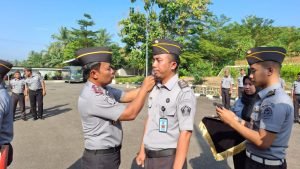 Langkah Baru, Semangat Baru: 11 Pegawai Lapas Cilegon Terima Kenaikan Pangkat
