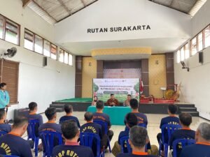 Rutan Surakarta Berdayaan Warga Binaan Melalui Program PKM Mahasiswa UNS