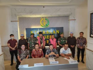 Penahanan Tersangka Dalam Perkara Tentang Dugaan Tindak Pidana Korupsi Pengelolaan Keuangan Gaji Petugas Kebersihan Dan Pengeluaran Kas