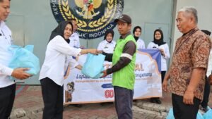 Bakti Sosial Lapas Perempuan Tangerang Berbagi 15 Paket Sembako untuk Masyarakat Sekitar di Momen HUT ke-80 RI