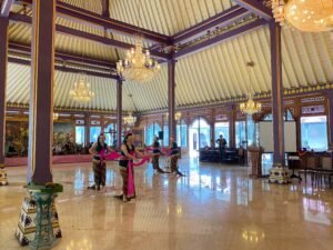 Karutan Surakarta Turut Serta Dalam Bedah Buku Tari Srimpi Kraton Surakarta