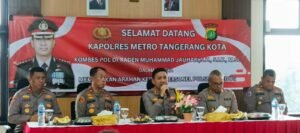 Kapolres Metro Tangerang Kota Berikan Arahan Peningkatan Pelayanan pada Masyarakat di Aula Polsek Ciledug