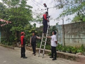 Kelurahan Bojong Jaya Optimalkan Pemeliharaan PJU melalui Program Kampung Terang