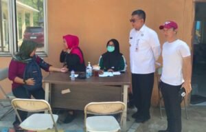 Pemkot Tangerang Cek Kesehatan Pegawai, Warga dan Pemulung TPA Rawa Kucing