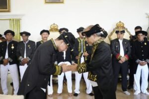 Wapres Gibran Terima Gelar Adat “Kaicil Kastela” oleh Kesultanan Ternate