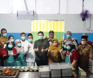 Bupati Pandeglang Mendampingi Anggota Dpr Ri Komisi I Meninjau SPPG di Mandalawangi