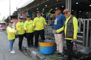 30 tahun Perumda Tirta Benteng Giat Penanaman Pohon dan Pengecatan Kanstin