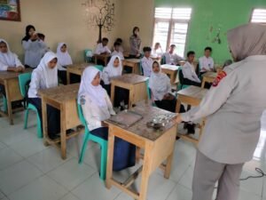 Polda Banten Edukasi Food Safety Kepada Pelajar Penerima MBG