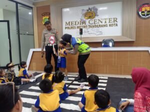 Polisi Sahabat Anak, Sat Lantas Tangerang Kota Ajak Anak-anak Kenali Keselamatan Jalan