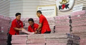KPK Serahkan Barang Rampasan Negara kepada PT Taspen Senilai Rp883 Miliar