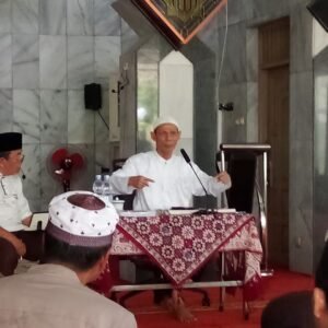 Kajian Ahad Pagi : Umat Islam Harus Percaya Diri dan Bangkit