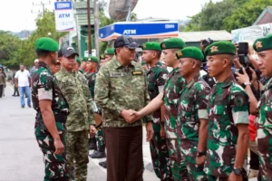 Panglima TNI Dampingi Menhan RI Kunjungi Yonif TP 823/Raja Wakaaka di Baubau