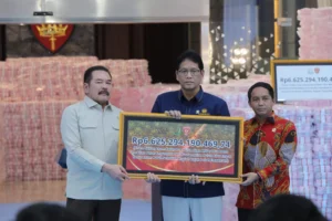 Jaksa Agung Serahkan 893.002,38 Ha Kawasan Hutan Hasil Penguasaan Kembali Satgas PKH Dan Uang Kerugian Negara Rp 6,6 Triliun