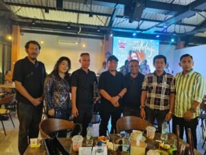 Usia Emas Herni Wulung: Saat Seni, Keluarga dan Pers Menyatu dalam Refleksi Kehidupan di Kafe Ingat Kamu