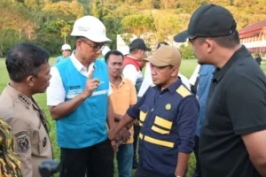 Didampingi Dirut PLN, Menteri ESDM Tinjau Pemulihan Kelistrikan di Sumatra Utara, Targetkan Lampu Menyala dalam Waktu Dekat