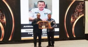 Kepala UPTD Samsat Kelapa Dua Ahmad Baihaqi Raih ASN Inspiratif Banten Achievement Awards 2025