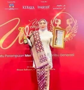 Ketua DPD PAN Kabupaten Tangerang Raih Best Performance Pengabdian Masyarakat di Woman Empower Woman Award 2025