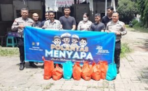 Sambut Akhir Tahun, Samsat Cikokol Gelar Baksos untuk Ojol dan Warga Sekitar