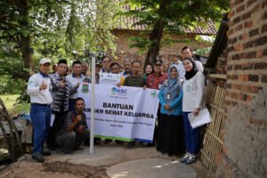 PT Asahimas Chemical Bangun Jamban Keluarga Sehat di Kelurahan Kepuh