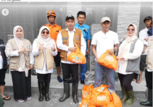 Buapti Pandeglang Turun Langsung Ke Lokasi Banjir, Kali Ini Di Kecamaran Sukaresmi