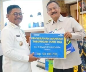 Pemkot Tangerang Gelar Sosialisasi Ketaspenan dan Serahkan SK Pensiun PNS