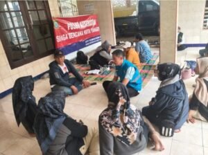 Camat Karawaci Turun Langsung Pantau Banjir, Pastikan Posko dan Dapur Umum Siap Layani Warga