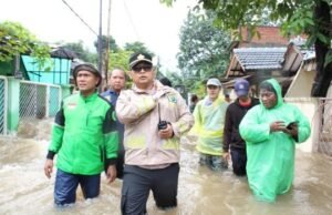 Camat Pinang Monitoring Langsung Genangan Banjir, Pastikan Keselamatan Warga dan Layanan Kesehatan Siaga