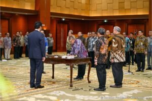 Menkeu Purbaya Lantik 27 Pejabat Tinggi Pratama, Tekankan Integritas dan Peran Bea Cukai Jaga Pasar Domestik