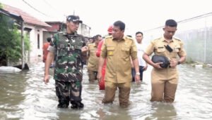 Kunjungi Wilayah Banjir di Kosambi, Bupati Tangerang Pastikan Penanganan dan Bantuan untuk Warga