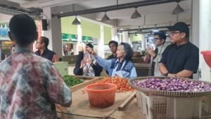 Tim Gabungan Pantau Harga Pangan di Pasar Anyar, Stok Dipastikan Aman Jelang Lebaran