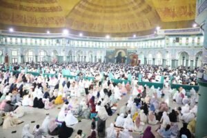 Ribuan Jemaah Padati Salat Idulfitri di Masjid Raya Al-A’zhom