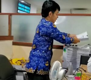 BPKD Kota Tangerang Gelar Jumat Bersih, Wujudkan Lingkungan Kerja Asri dan Berkelanjutan