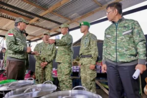 Wapang TNI Dampingi Menhan RI Tinjau Yonif TP 808/Mbaham Matta di Papua Barat