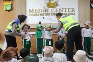 Tanamkan Budaya Tertib Sejak Dini, Satlantas Polres Metro Tangerang Kota Gelar Polisi Sahabat Anak