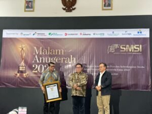 Firdaus Serahkan Anugerah SMSI 2026, Apresiasi Menteri hingga Kepala Desa Inspiratif