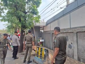 PKL Liar Disikat Satpol PP Kota Tangerang, Lapak di Jalur Pasar Tanah Tinggi hingga Poris Diangkut